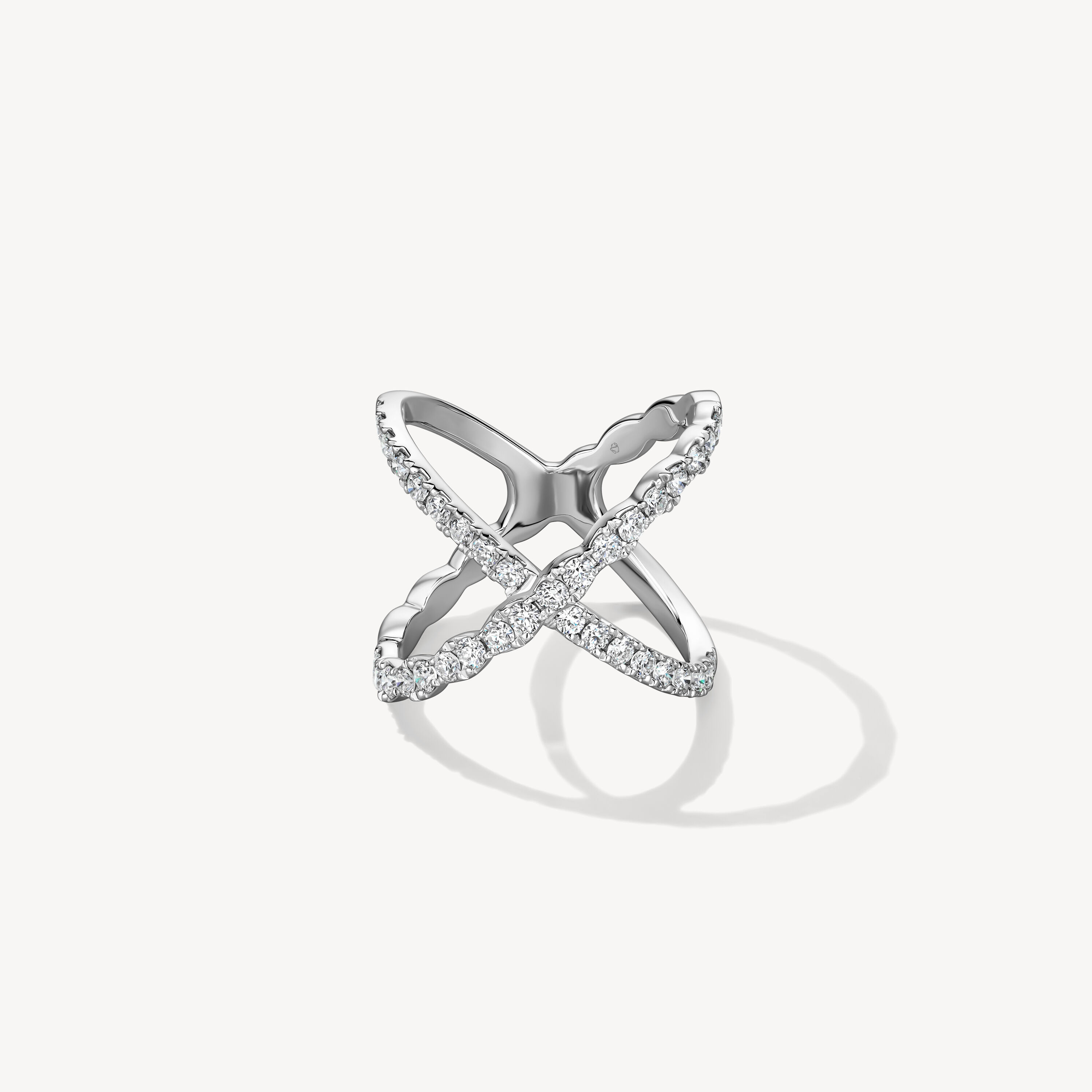 Lorelei Criss Cross 钻石戒指, 18K 白金, large