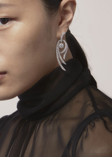 Vela Twisted Drop 钻石耳环 (大), 18K 白金 Vela Twisted Drop 钻石耳环 (大), 18K 白金, large