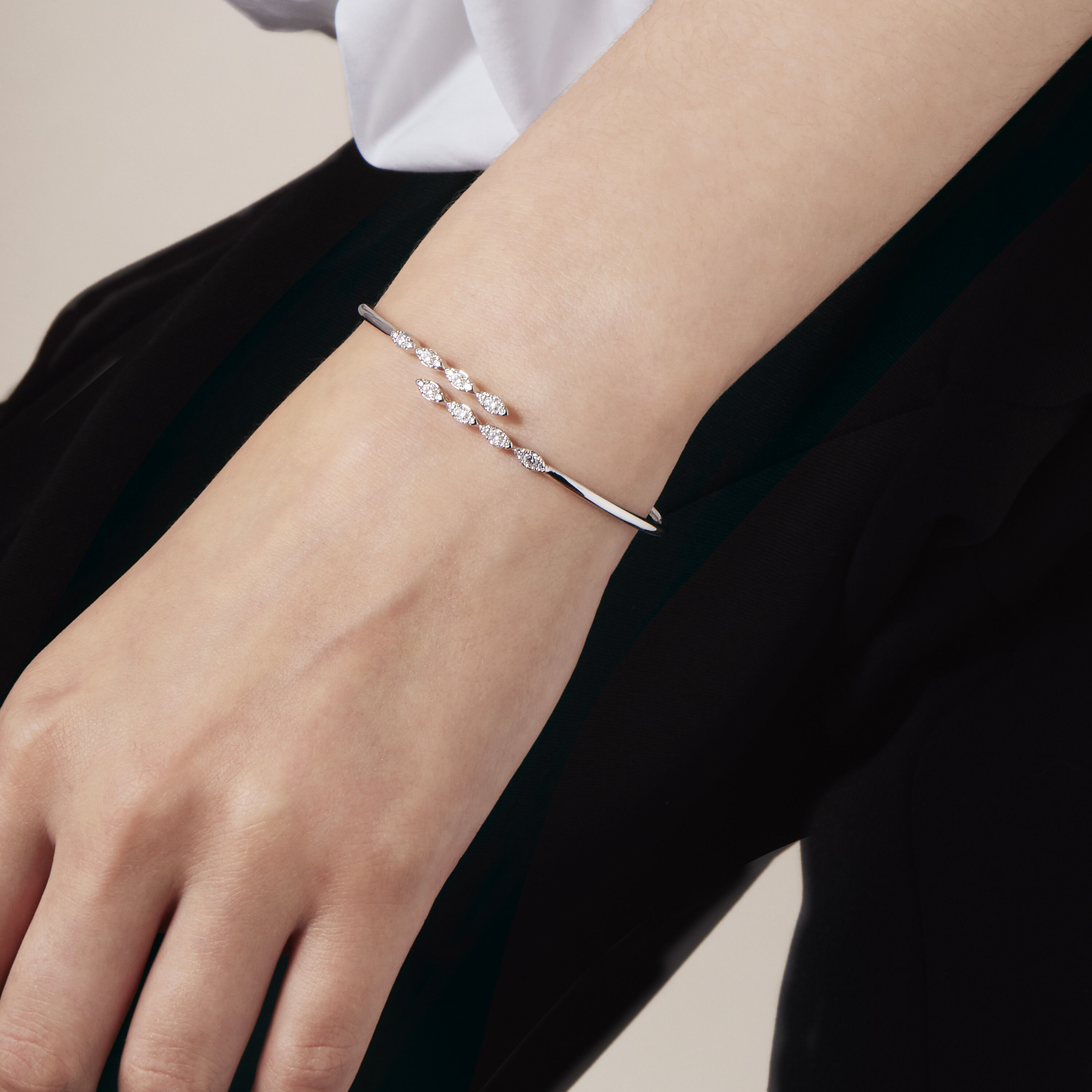 Aerial Marquise Flexi Bangle, 18K Yellow Gold, large