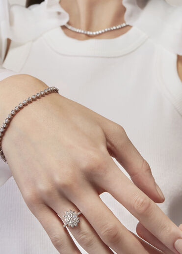 Temptation Three-Prong Bracelet, 18K Yellow Gold Temptation Three-Prong Bracelet, 18K Yellow Gold, large