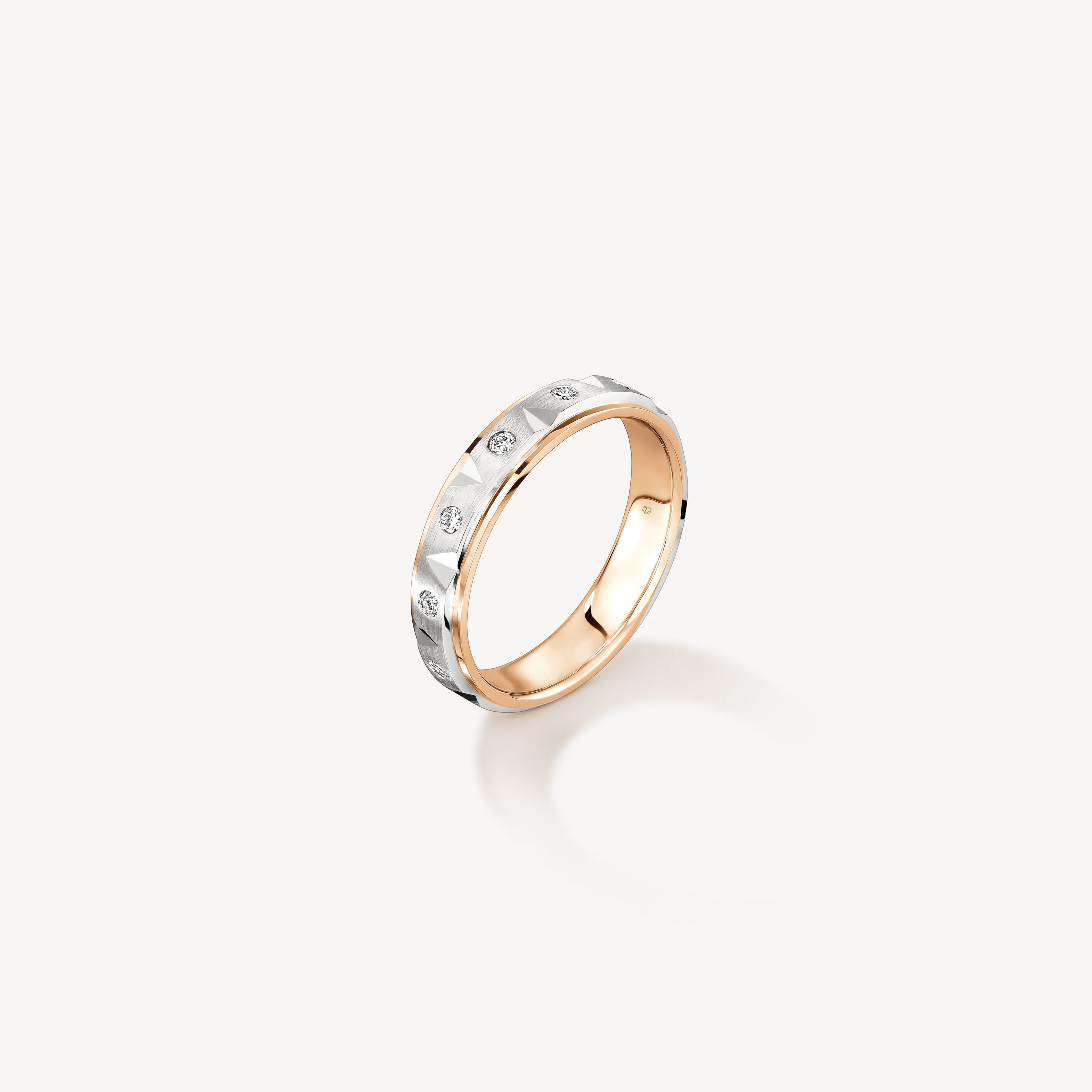 Love Chevron Eternity 结婚对戒 , 铂金和18K 玫瑰金, large