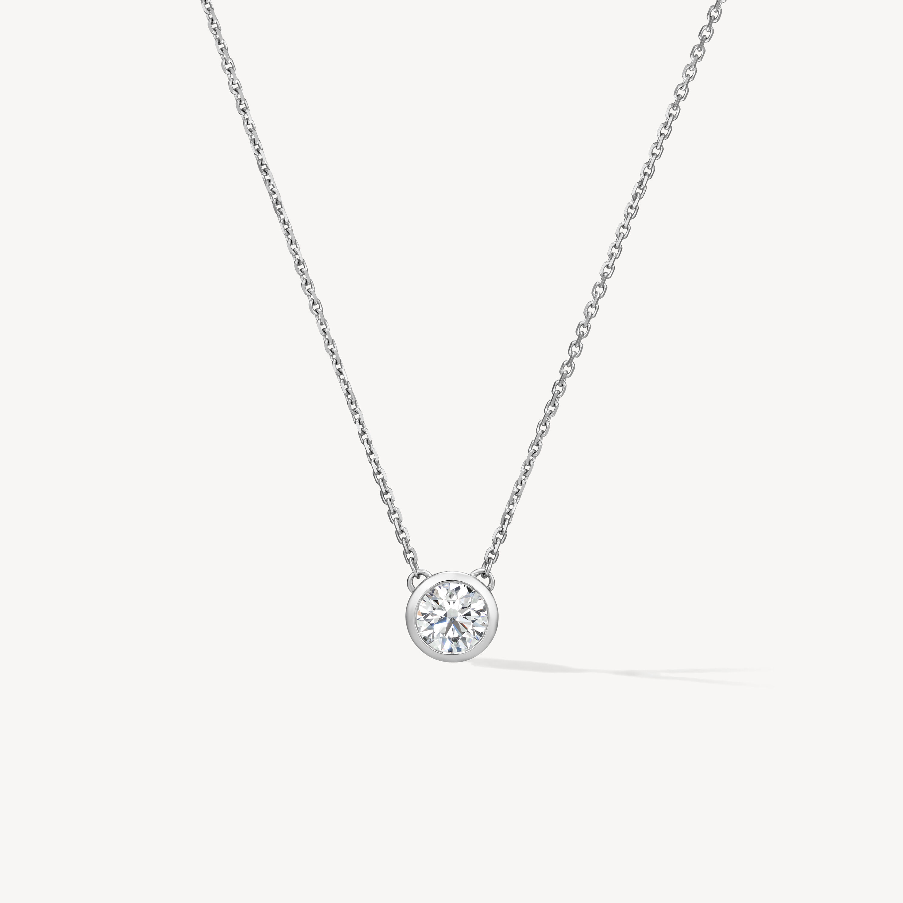 Classic Bezel钻石项链, 18K 白金, large