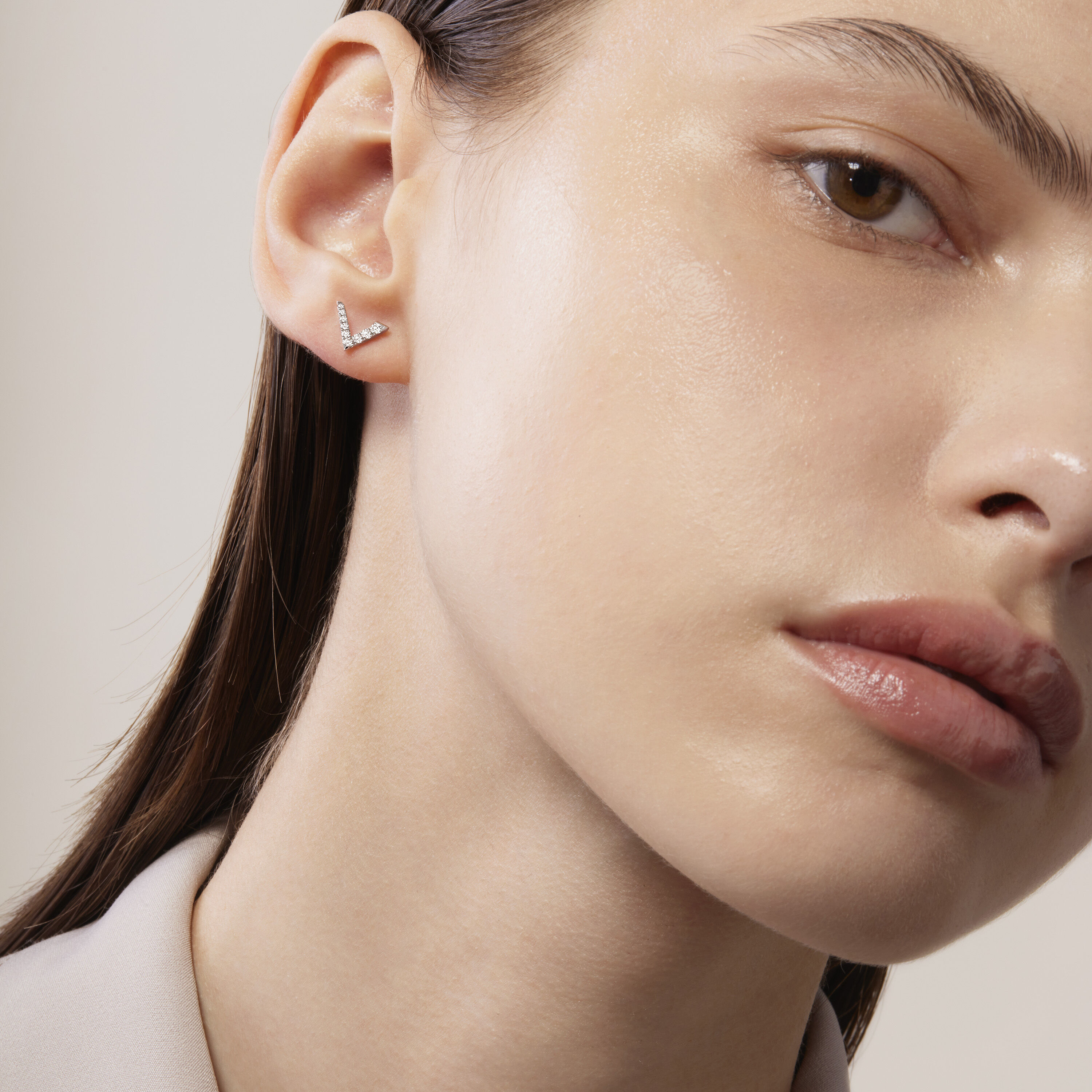 Charmed V Earrings, 18K 黄金, large