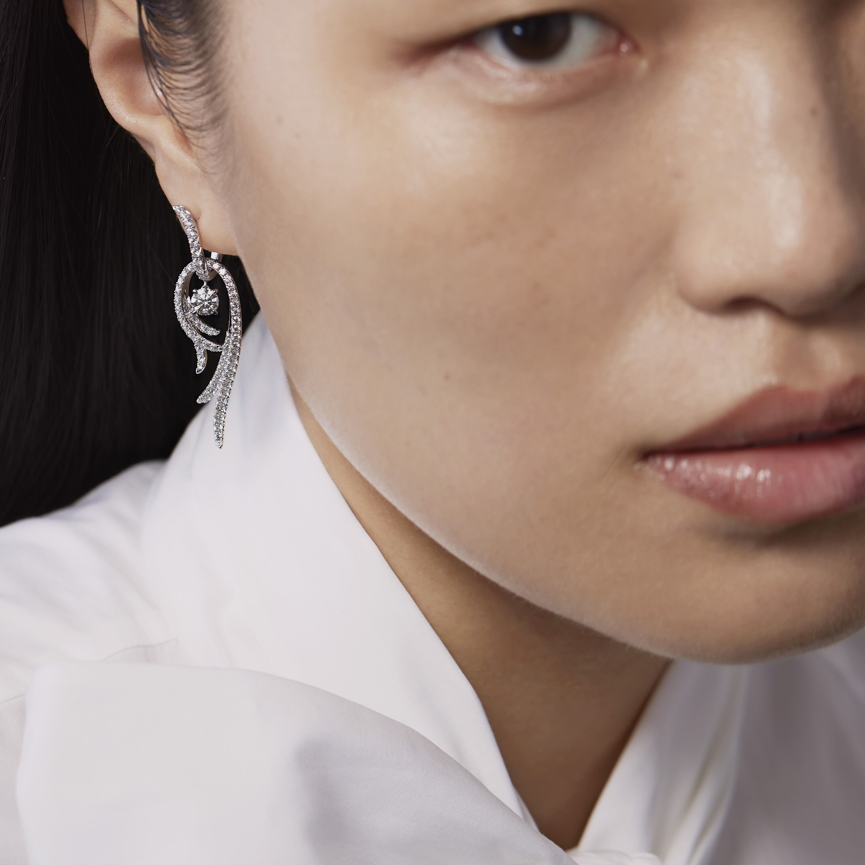 VELA Twisted Drop 钻石耳环 (小), 18K 白金, large