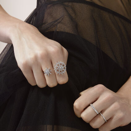 Aerial Sunburst Double Finger 钻石戒指, 18K 白金, large